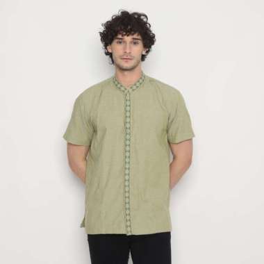 Platini Kemeja Pria Shanghai Lengan Pendek Katun Hijau Sage 031012 L