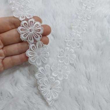 Renda Bordir Bunga 3cm Meteran Putih