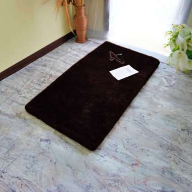 Sajadah bond bulu rasfur polos ukuran 115 cm x 65 cm x 3.5 isi busa LP HITAM
