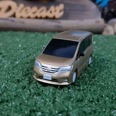 Diecast Miniatur Nissan Serena C26 gold skala 1:64