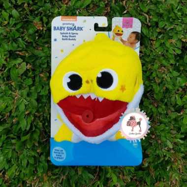 WowWee Pinkfong Baby Shark Splash and Spray Bath Buddy