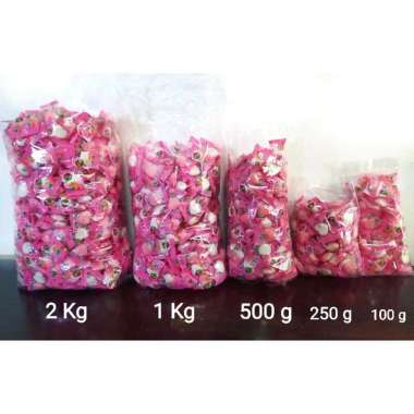 (500 gr) Yupi Kiss Strawberry Kiloan 500 grams