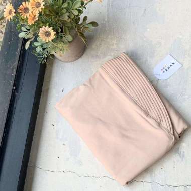 KENAN - HIJAB BERGO SYARI JUMBO // SABRINA JERSEY Cream