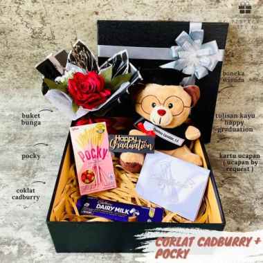 Kado Wisuda Hampers Wisuda Graduation Gift Buket Bunga Wisuda cadburry+pocky Biru
