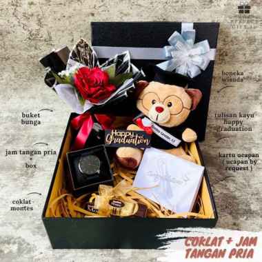 Kado Wisuda Hampers Wisuda Graduation Gift Buket Bunga Wisuda coklat+jam tangan pria Pink