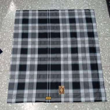 Wadimor Sarung Tenun Timbul Hitam Putih MOTIF 4