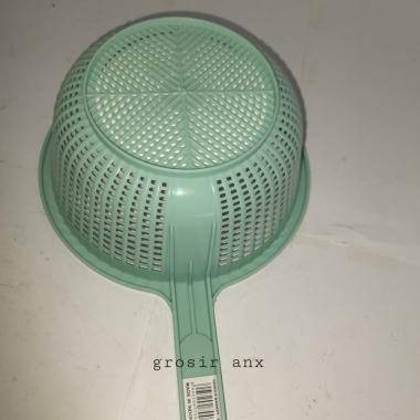 Saringan mie cuci beras gagang plastik