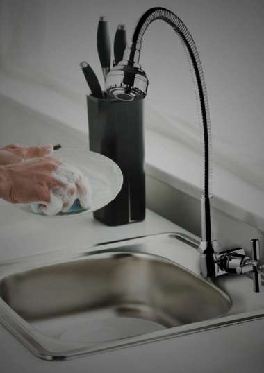 VONE Kran Cuci Piring Fleksibel Angsa Keran Sink Dapur Tanam Tembok Chrome Tembok 3201-36