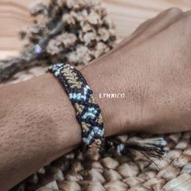 Gelang Rajut Khas Lombok Anyaman Handmade Etnik Persahabatan Benang Bracelets RANDOM