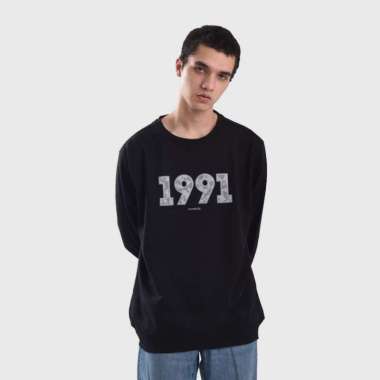 Roughneck SS097 Black 1991 Aura Camouflage Crewneck Hitam S