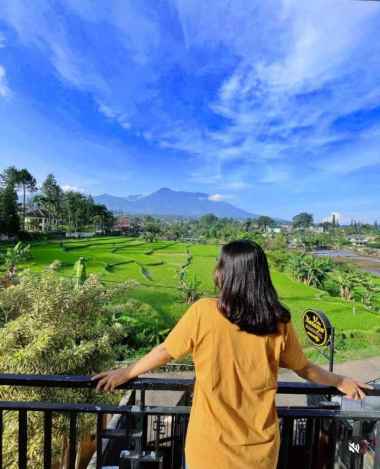 Sewa villa murah/Sewa villa puncak bogor/top view/Villa Natasya weekday