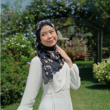 Koyu Hijab Segiempat Motif Viney Jepang Beauty Flower (Japan Series II) N.PINK,LASER