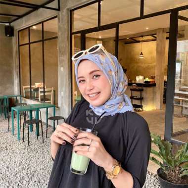 Koyu Hijab Segiempat Motif Viney Jepang Beauty Flower (Japan Series II) B BLUE LASER