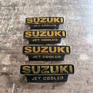 Simbol Emblem Box Stopan Belakang Suzuki RC80 RC100 Spirit DK Bravo High Quality