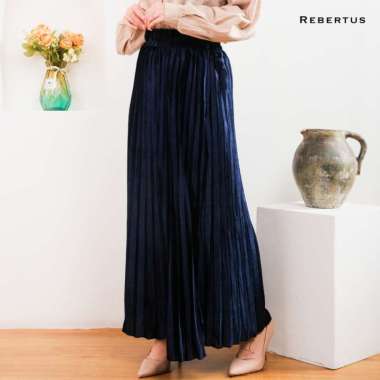 Rok Plisket Bludru Wanita Rebertus Diara Navy