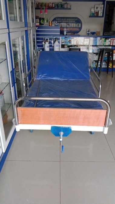 Bed Pasien 1 Crank Polywood / Tempat Tidur Pasien Engkol