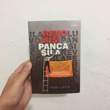 Buku - Revolusi Pancasila by Yudi Latif