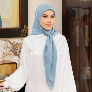 Lozy Hijab - Dya Voal (Hijab Segiempat Voal Polos Lasercut Zigzag) Coral Blue