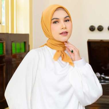 Lozy Hijab - Dya Voal (Hijab Segiempat Voal Polos Lasercut Zigzag) Gold Mustard
