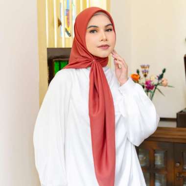 Lozy Hijab - Dya Voal (Hijab Segiempat Voal Polos Lasercut Zigzag) Mulberry