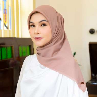 Lozy Hijab - Dya Voal (Hijab Segiempat Voal Polos Lasercut Zigzag) Old Tan