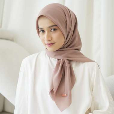 Lozy Hijab - Dya Voal (Hijab Segiempat Voal Polos Lasercut Zigzag) Brownie
