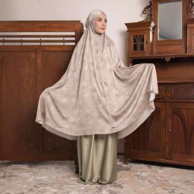 Lozy Hijab - Lesti Prayer Set (Mukena Silk Motif 2in1 Lozy x Lesti Kejora) Natural Earth