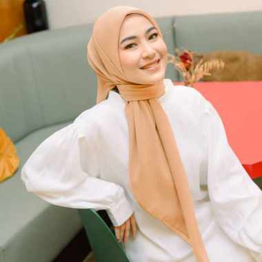 Lozy Hijab - Polly Cotton (Hijab Segiempat Bella Square) Nude
