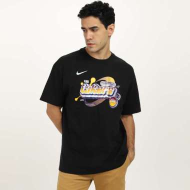 NIKE Men Basketball Los Angeles Lakers Courtside NBA Max90 T-Shirt Kaos Basket Pria [FV9579-010] S B