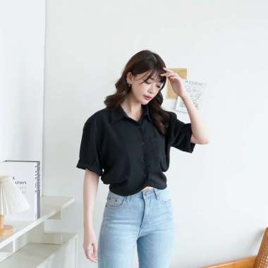 Nuboutique - Cecile Crop Top - Blouse Atasan Crop Wanita Kancing Depan Casual Basic BLACK