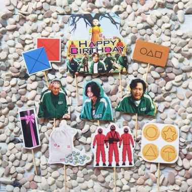 hiasan kue ulang tahun cake topper satu set tema Squid Game