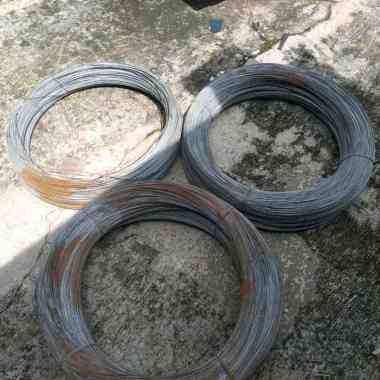 Kawat seng galvanis Bendrat putih bwg 13 2, 4 mm per roll 50 kg