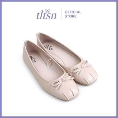 The Little Things She Needs - IVANKA Flatshoes Sepatu Wanita Ivory [TSN0002228.C0049] 36 Ivory