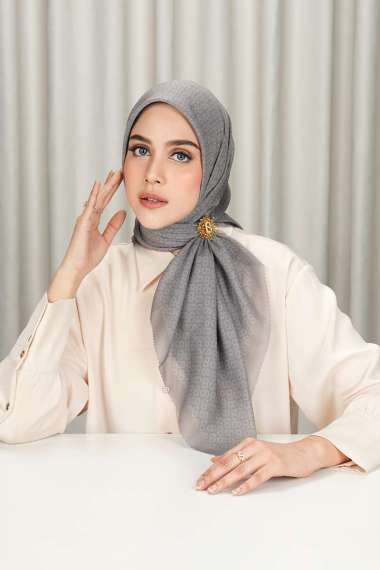 Buttonscarves Tapis Square - Aluminum