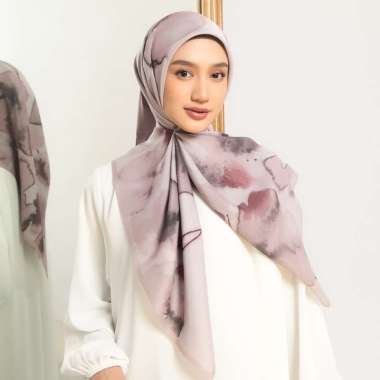 Lozy Hijab - Aurel Scarft Exclusive Pattern (Hijab Square Segiempat Motif) Twilight Mauve S2