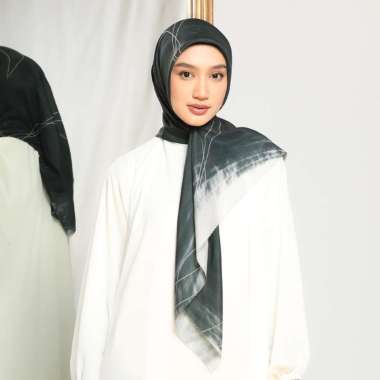 Lozy Hijab - Aurel Scarft Exclusive Pattern (Hijab Square Segiempat Motif) Emerald S1