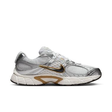 NIKE Men Sportswear V5 Rnr Shoes Sepatu Olahraga Pria [HJ5228-102] 8 White/Medium Ash-Parachute Beig