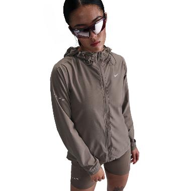 NIKE Women Running Swift Repel Packable Hooded Jacket Pakaian Lari Wanita [HQ0651-214] A/L Mink Brow
