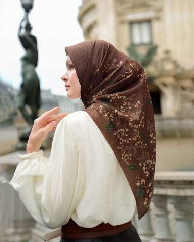 Heaven Lights - Roza Scarf - Hijab Segi Empat Motif Wanita Muslim Toffee