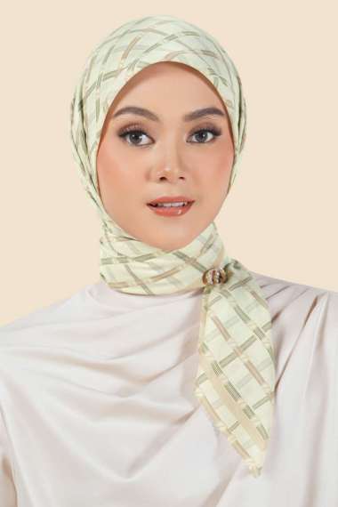 Diorama Series - Ivory 115 x 115