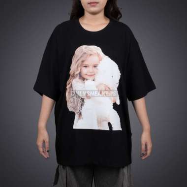 ADLV BABY FACE GIRL HUG BEAR DOLL BLACK TEE 02