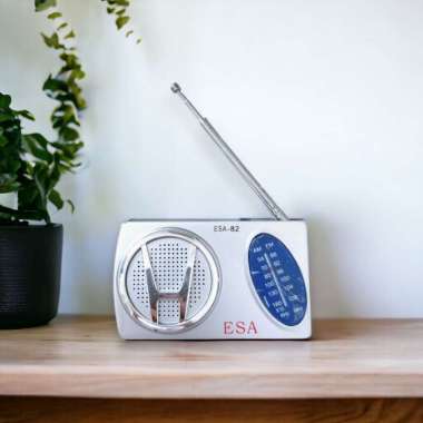 Shining Star Radio FM AM Mini Portable Radio SS 86 Free Earphone dan Baterai Silver