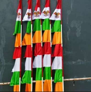 UMBUL UMBUL GERGAJI hijau kuning