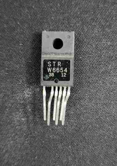 IC STRW6654 STRW 6654 Switching Regulator IC Utk SMPS RH - 6 Pin