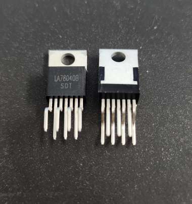 IC Vertical LA78040B