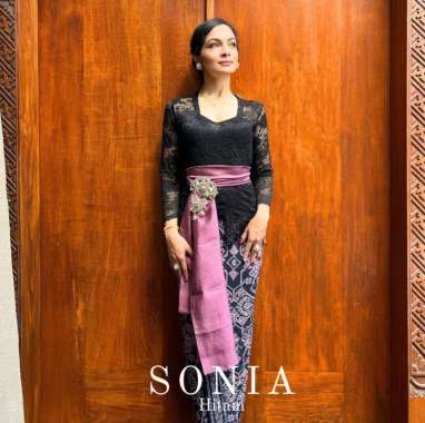 Setelan kebaya strait Sonia Hitam XL