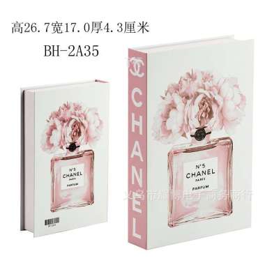 Dummy Book / Buku Pajangan / Buku Hiasan / Dekorasi Properti Foto Chanel 2A35