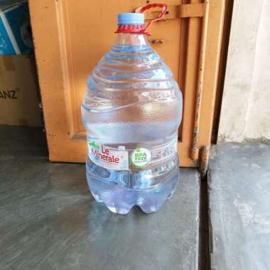Air Le Minerale galon 15 Liter