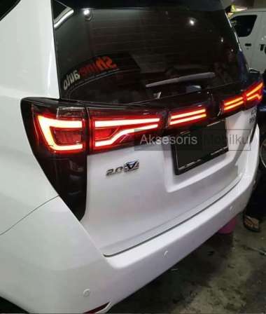 Stoplamp Innova Reborn BMW Running Style Variasi V2 Smoke