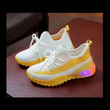 OEM ZH-SS064 Air Nikei Arrow Lampu LED Sepatu Anak Unisex 28 kuning